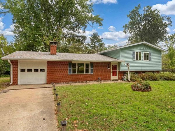 1301 W Court Street, Carbondale, IL 62901