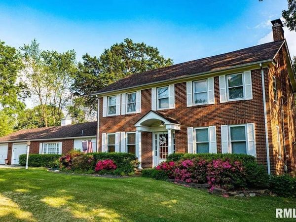 321 W Boone Street, Salem, IL 62881