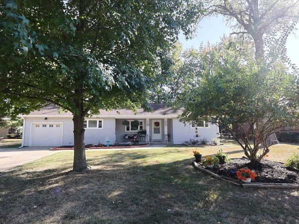 11 RIDGE Road, Centralia, IL 62801