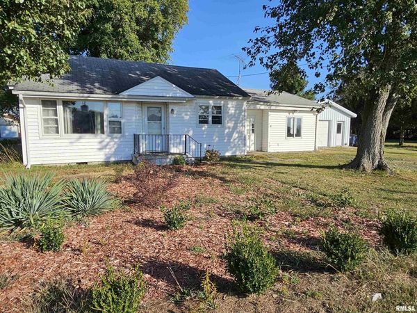 233 N US Hwy 45, Cisne, IL 62823