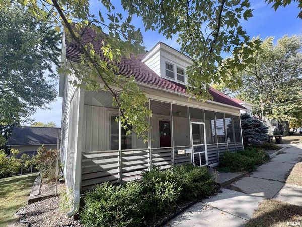 916 7TH Street, Fulton, IL 61252