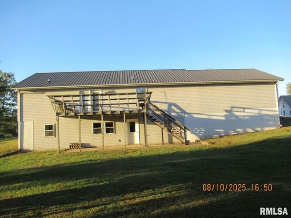 303 W BROADWAY Street, Stanwood, IA 52337