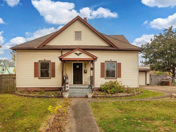 306 S MADISON Street, Marion, IL 62959