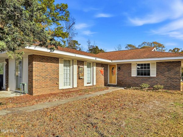 202 W Bedford Road, Wilmington, NC 28411