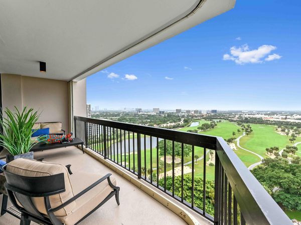 2425 Presidential Way, Unit 1806, West Palm Beach, FL 33401