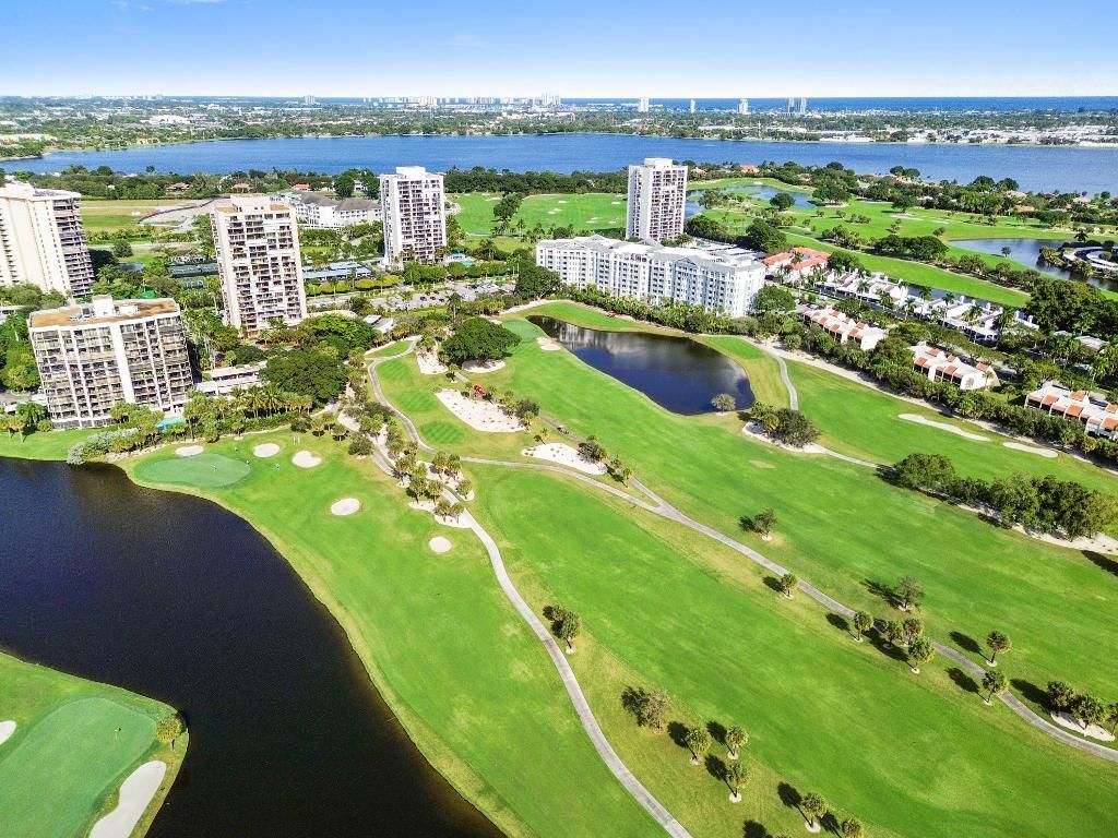 2425 Presidential Way, Unit 1806, West Palm Beach, FL 33401 Photo