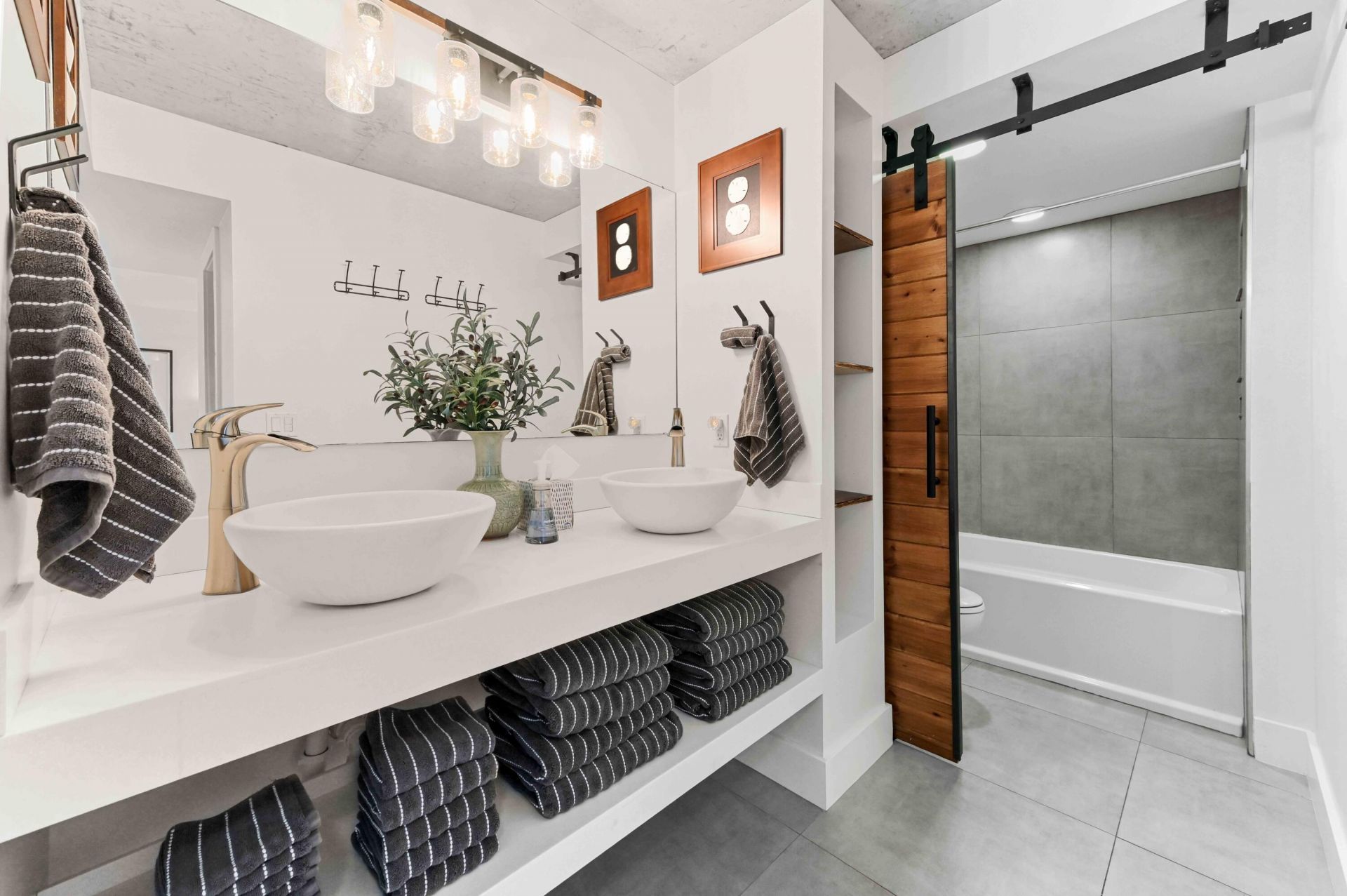 2425 Presidential Way, Unit 1806, West Palm Beach, FL 33401 Photo