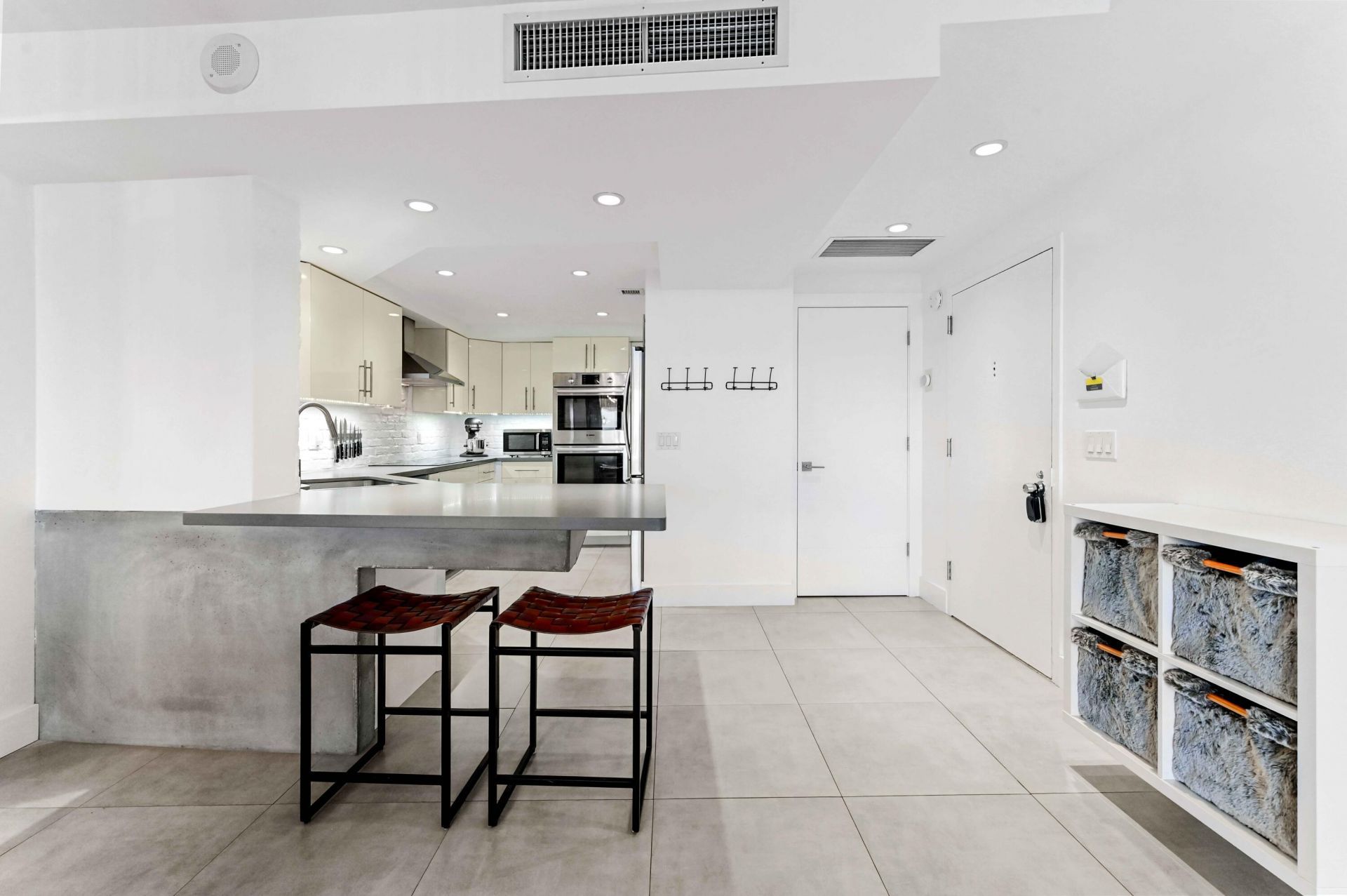 2425 Presidential Way, Unit 1806, West Palm Beach, FL 33401 Photo