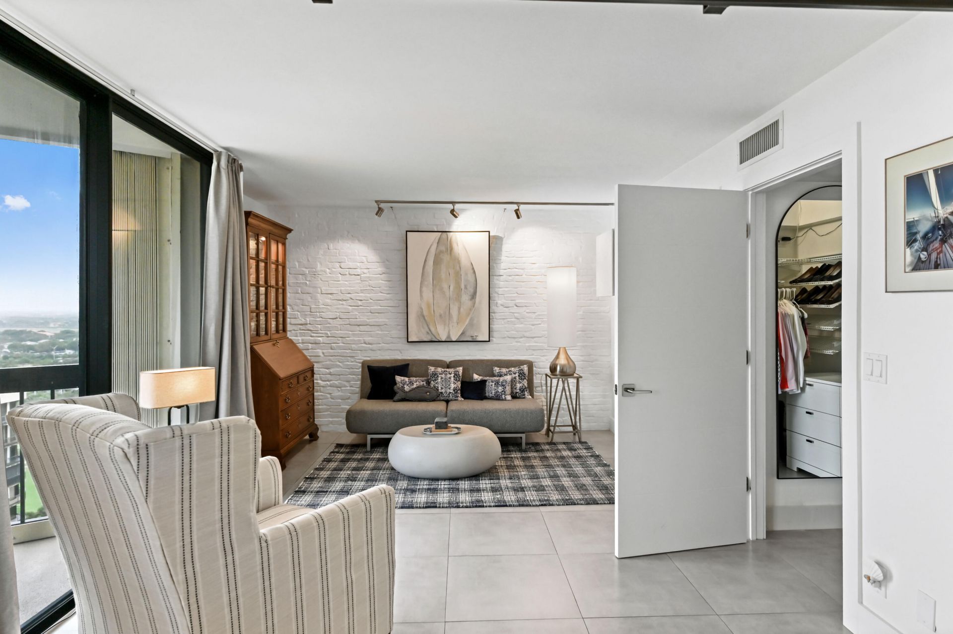 2425 Presidential Way, Unit 1806, West Palm Beach, FL 33401 Photo