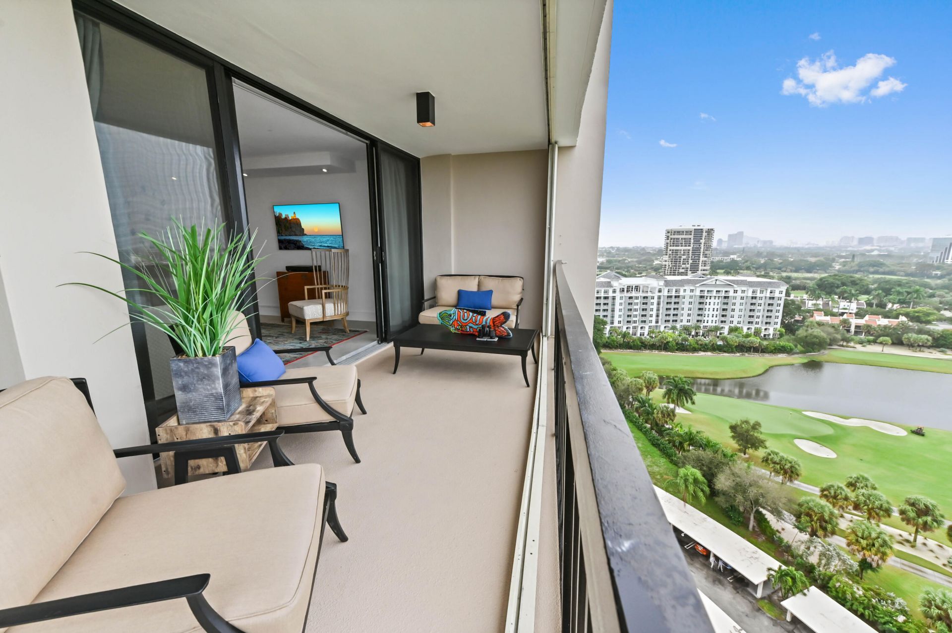 2425 Presidential Way, Unit 1806, West Palm Beach, FL 33401 Photo