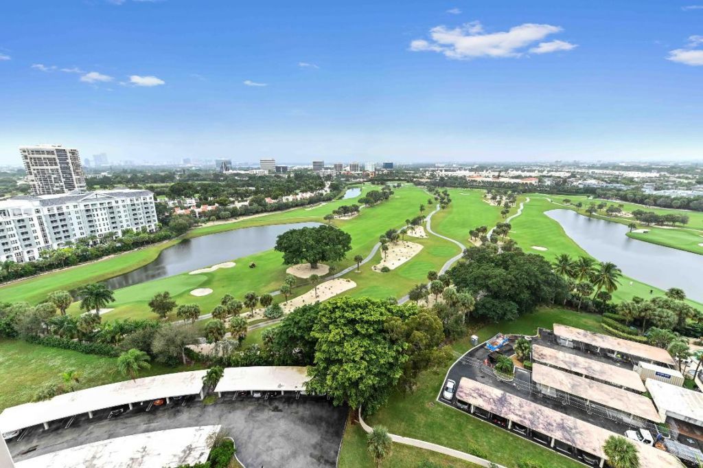 2425 Presidential Way, Unit 1806, West Palm Beach, FL 33401 Photo