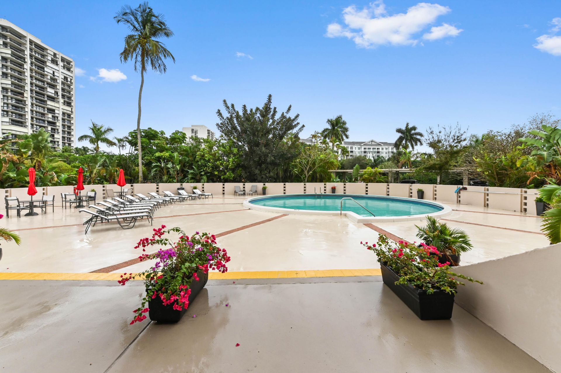 2425 Presidential Way, Unit 1806, West Palm Beach, FL 33401 Photo