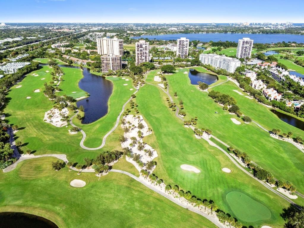 2425 Presidential Way, Unit 1806, West Palm Beach, FL 33401 Photo