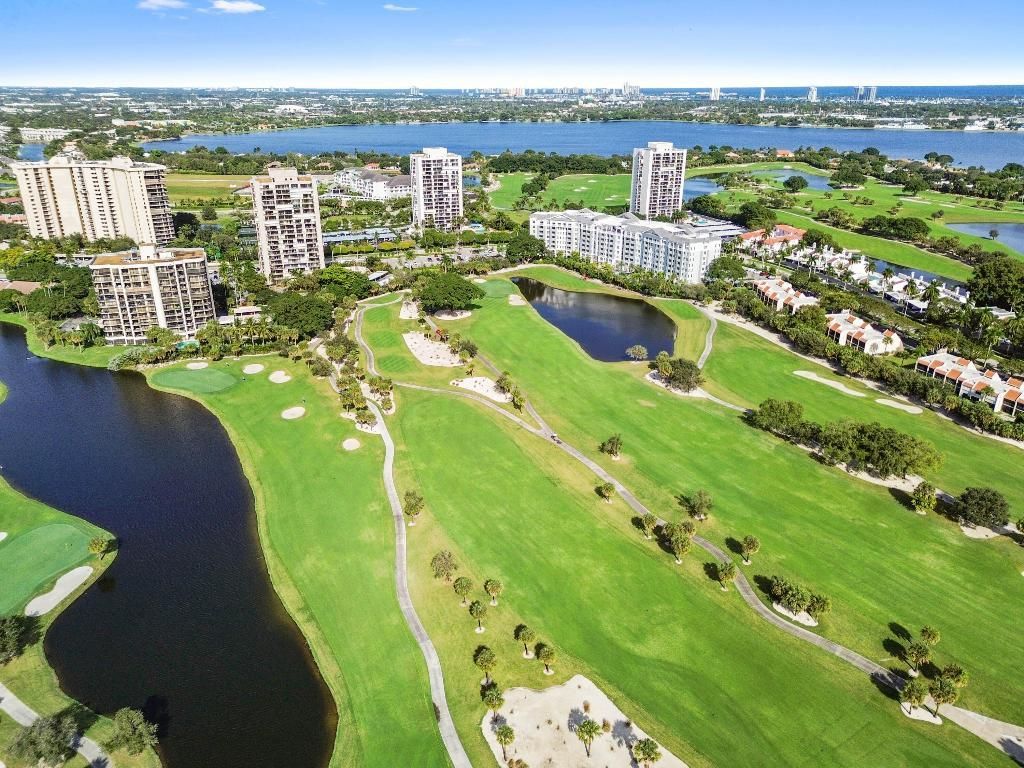 2425 Presidential Way, Unit 1806, West Palm Beach, FL 33401 Photo