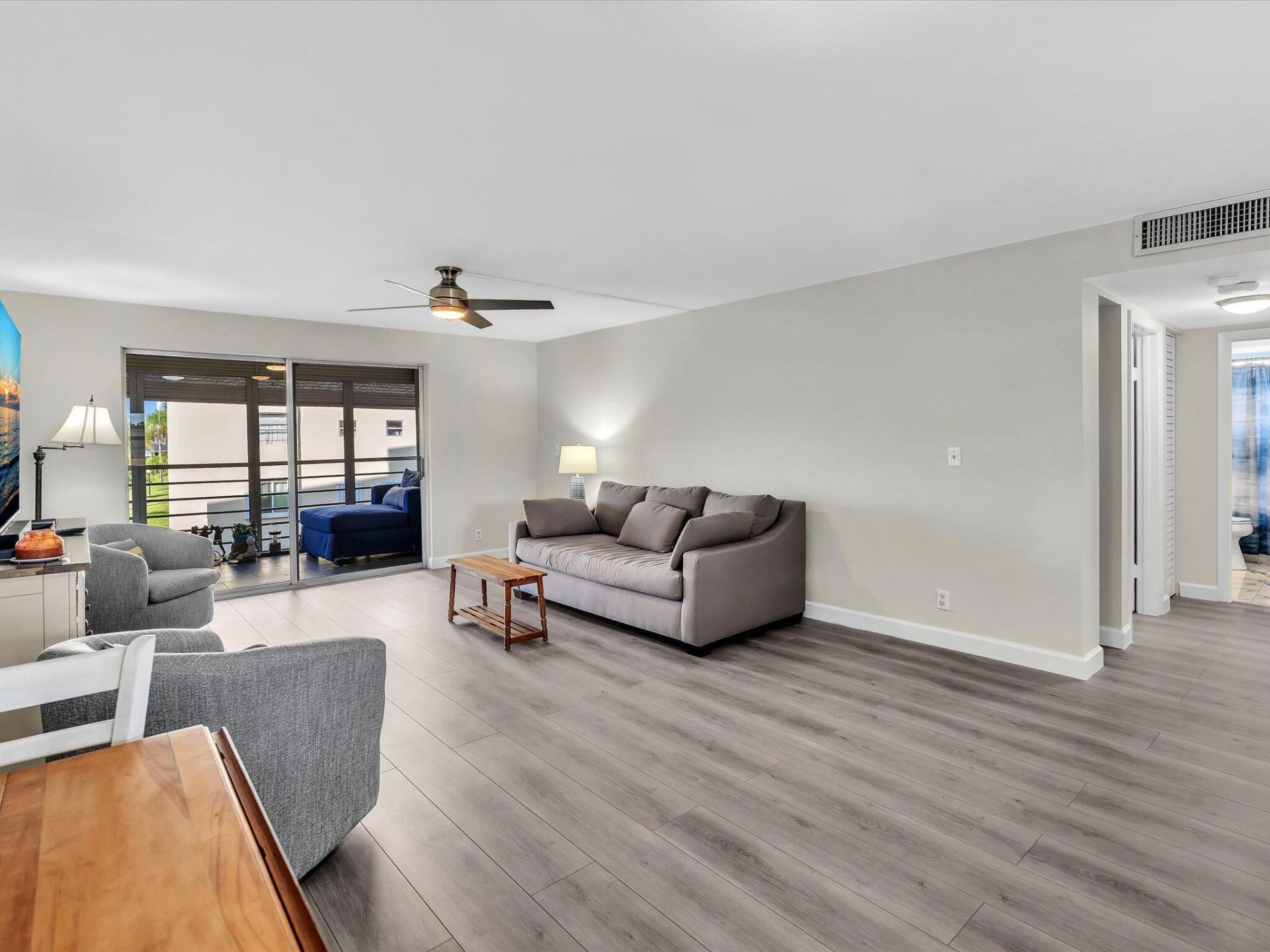 321 SE 3rd Street, Unit 208, Dania, FL 33004 Photo