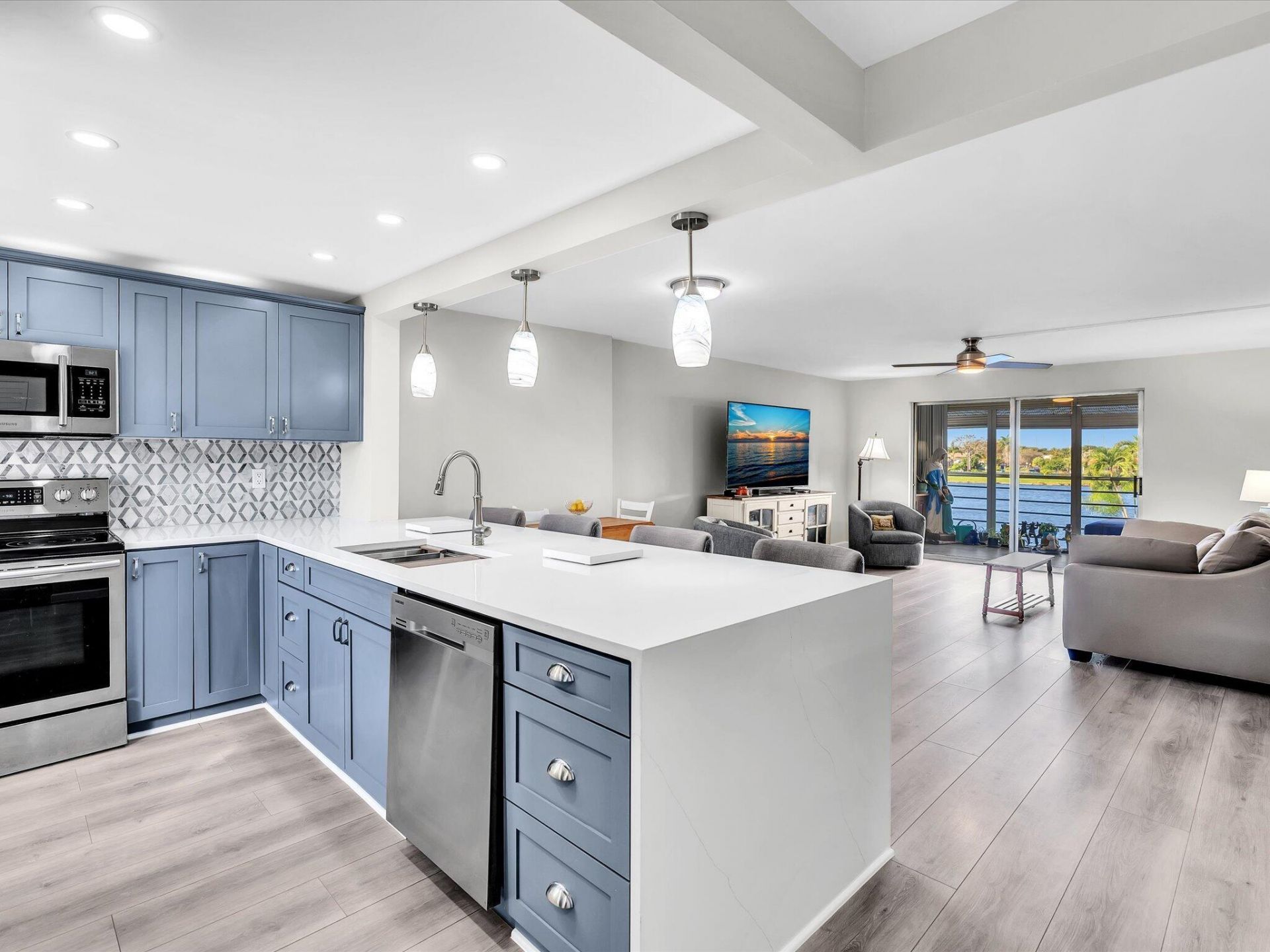 321 SE 3rd Street, Unit 208, Dania, FL 33004 Photo