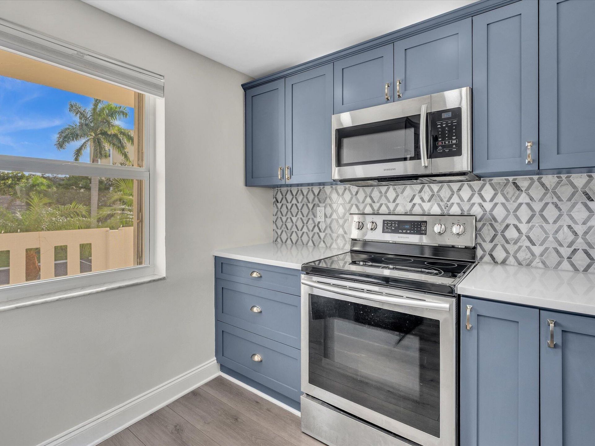 321 SE 3rd Street, Unit 208, Dania, FL 33004 Photo