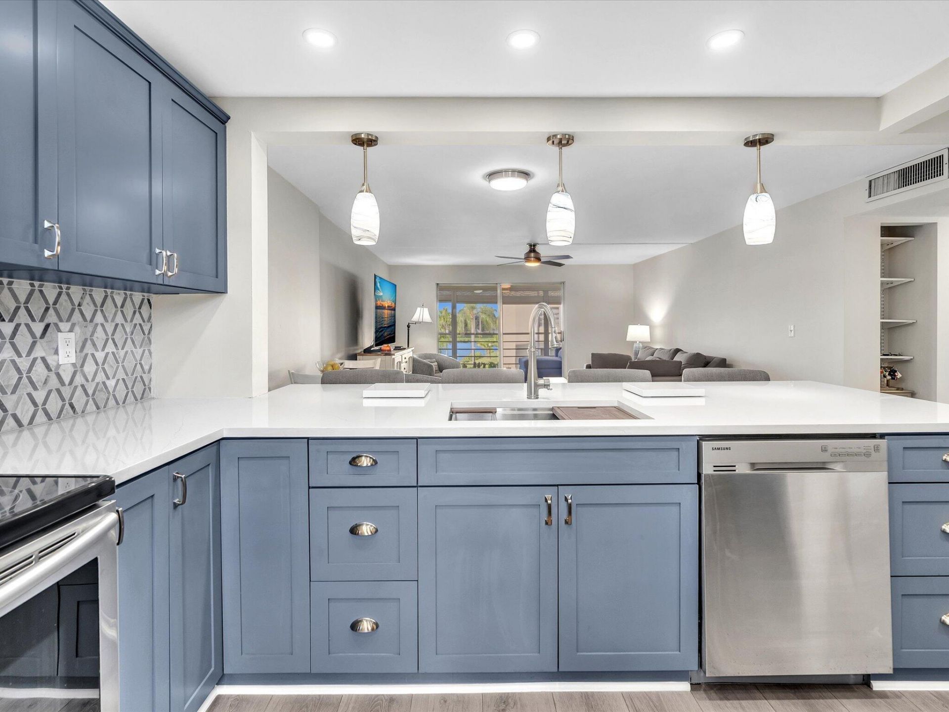 321 SE 3rd Street, Unit 208, Dania, FL 33004 Photo