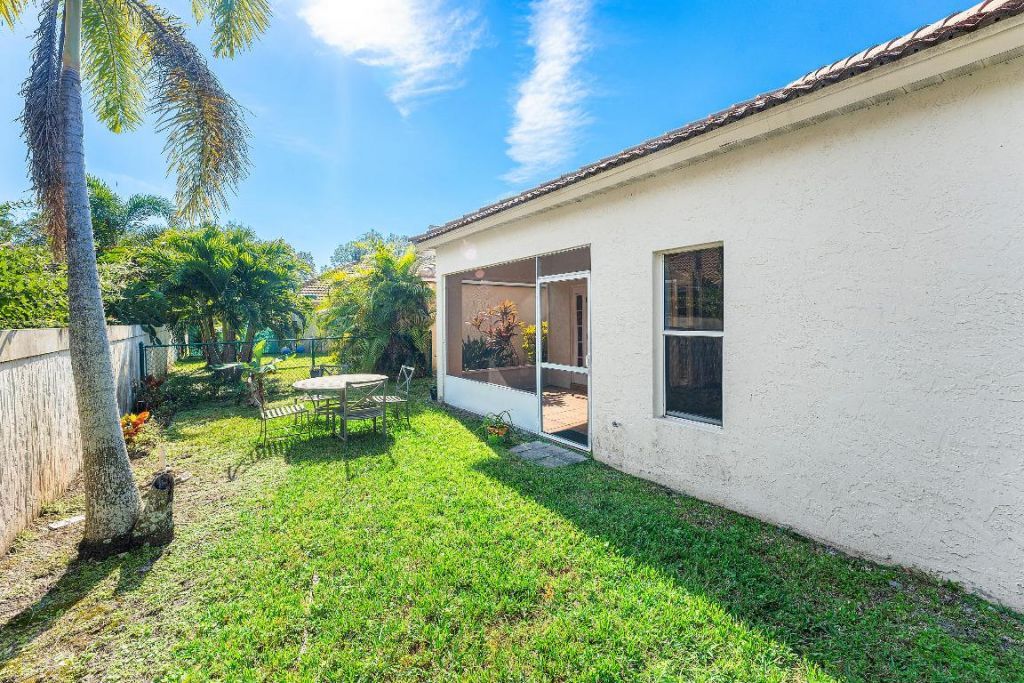 2100 Bonisle Circle, Riviera Beach, FL 33418 Photo