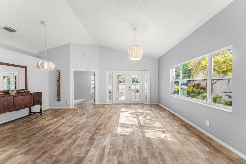 2100 Bonisle Circle, Riviera Beach, FL 33418 Photo