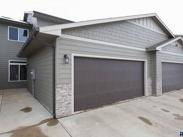 5514 S Seville Pl, Sioux Falls, SD 57108