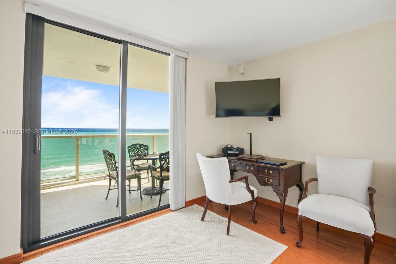 6423 Collins Ave, Unit 1005, Miami Beach, FL 33141 Photo