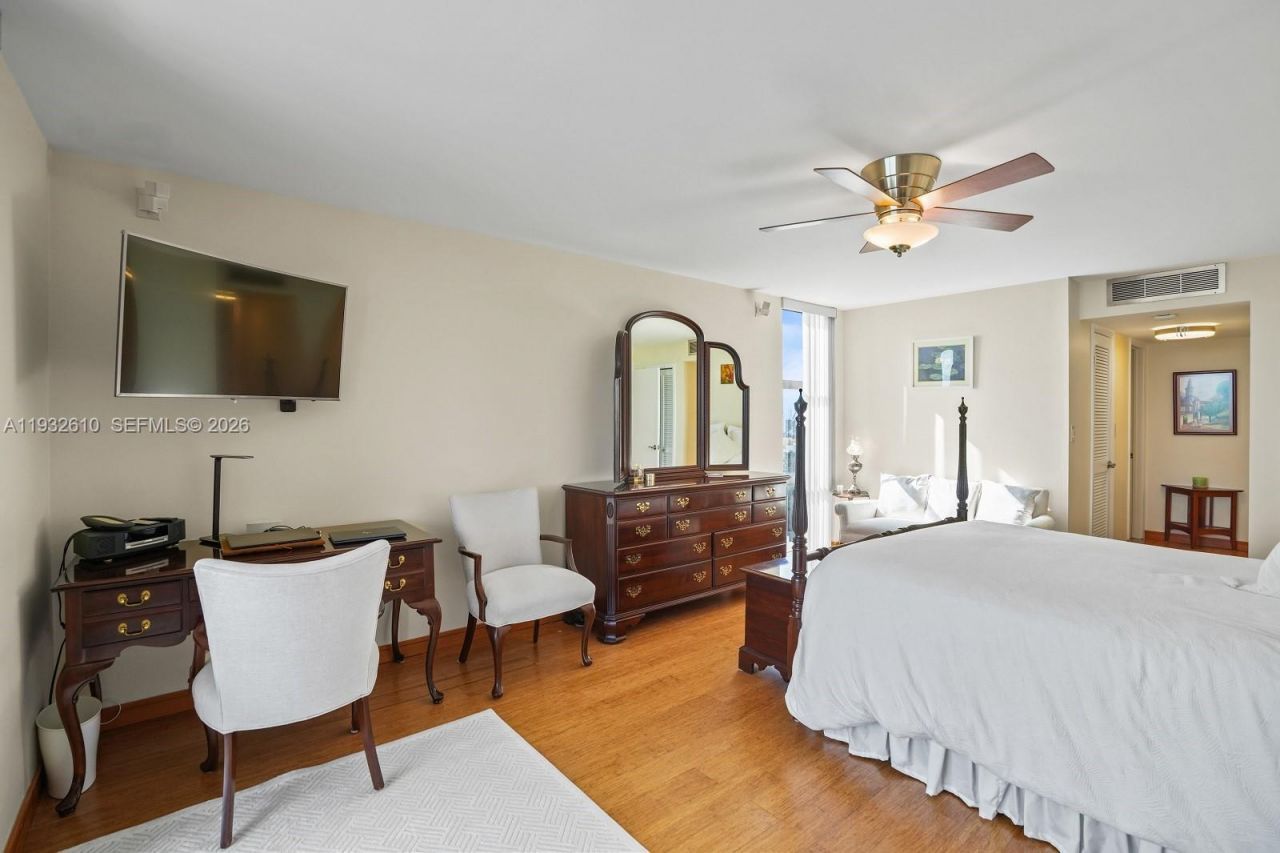 6423 Collins Ave, Unit 1005, Miami Beach, FL 33141 Photo