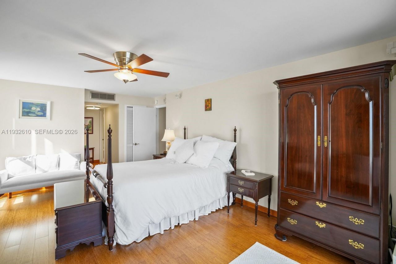 6423 Collins Ave, Unit 1005, Miami Beach, FL 33141 Photo
