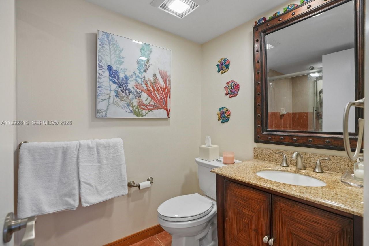 6423 Collins Ave, Unit 1005, Miami Beach, FL 33141 Photo