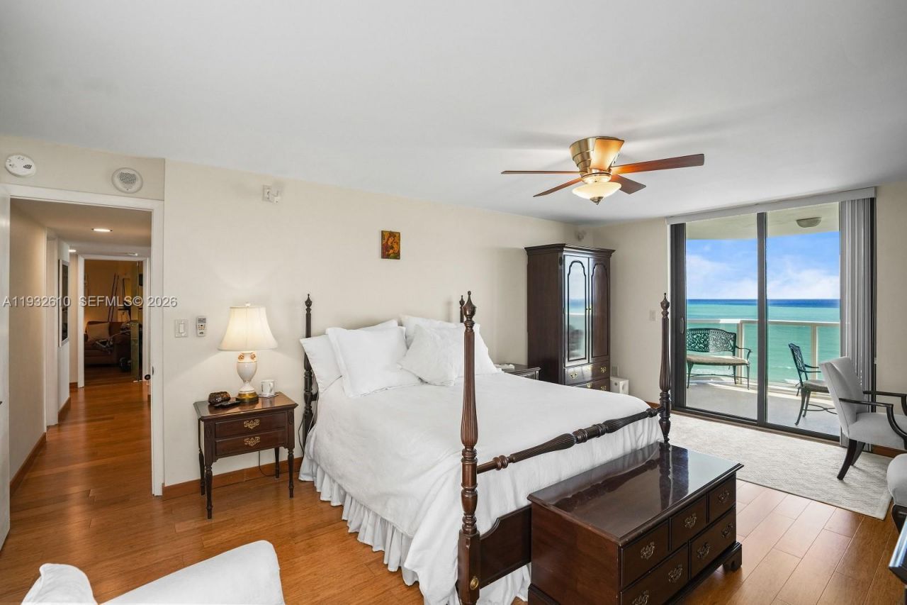 6423 Collins Ave, Unit 1005, Miami Beach, FL 33141 Photo