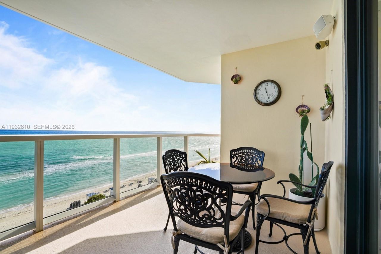 6423 Collins Ave, Unit 1005, Miami Beach, FL 33141 Photo