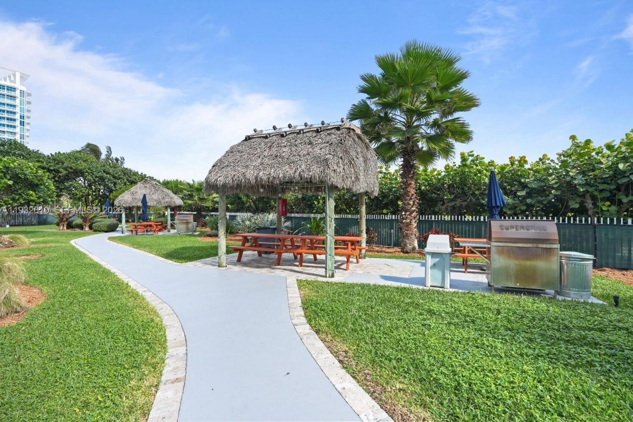 6423 Collins Ave, Unit 1005, Miami Beach, FL 33141 Photo