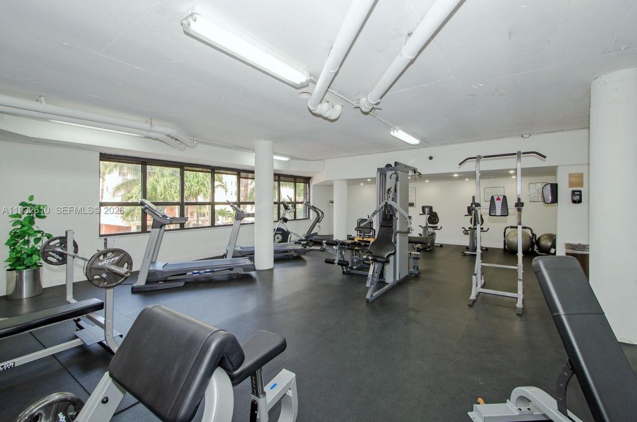 6423 Collins Ave, Unit 1005, Miami Beach, FL 33141 Photo