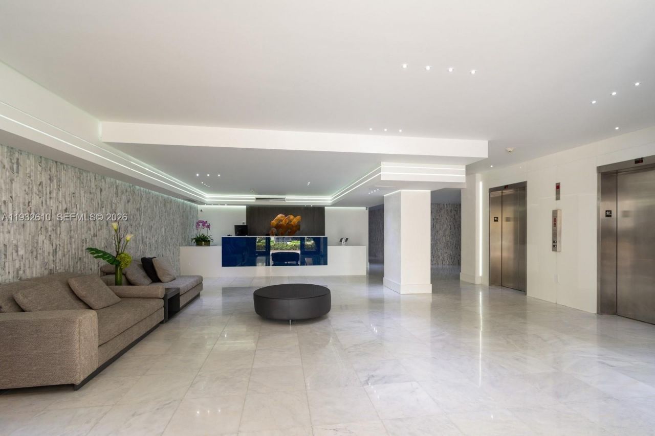 6423 Collins Ave, Unit 1005, Miami Beach, FL 33141 Photo