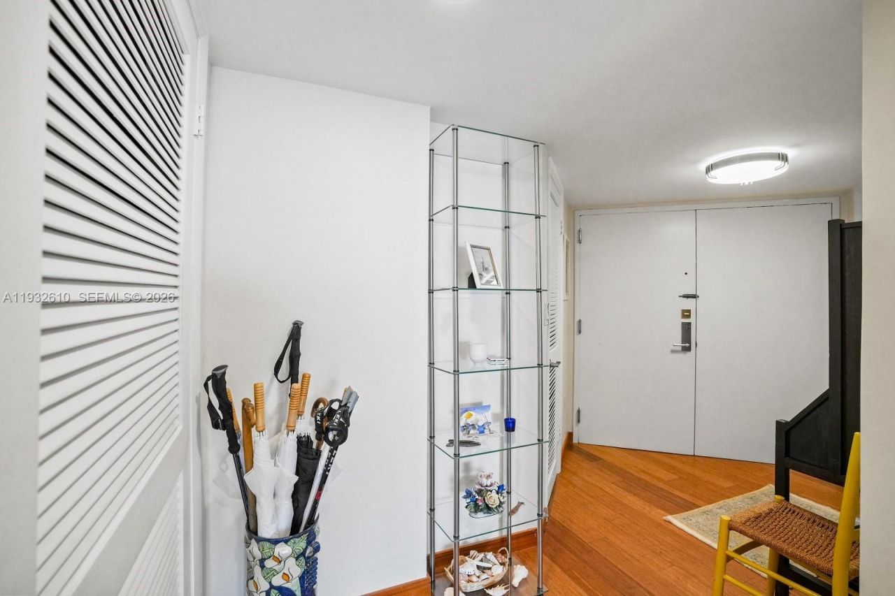 6423 Collins Ave, Unit 1005, Miami Beach, FL 33141 Photo