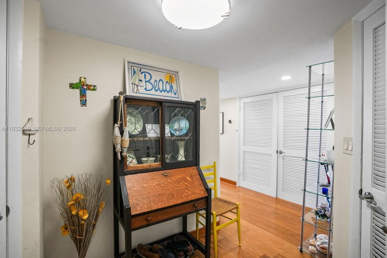 6423 Collins Ave, Unit 1005, Miami Beach, FL 33141 Photo