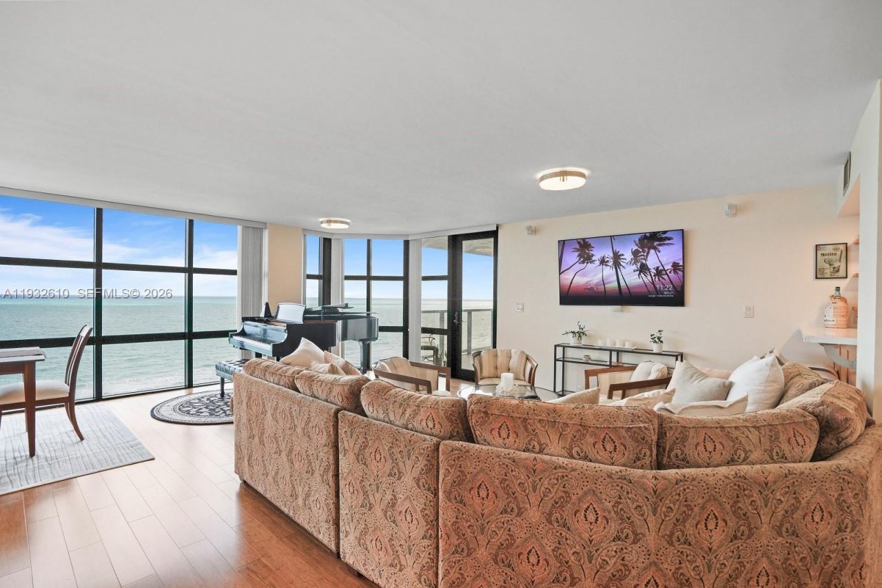 6423 Collins Ave, Unit 1005, Miami Beach, FL 33141 Photo