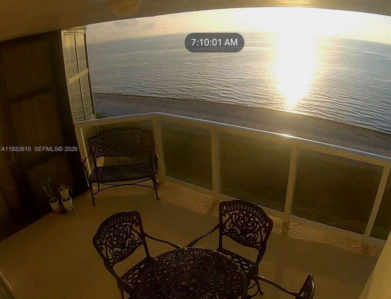 6423 Collins Ave, Unit 1005, Miami Beach, FL 33141 Photo