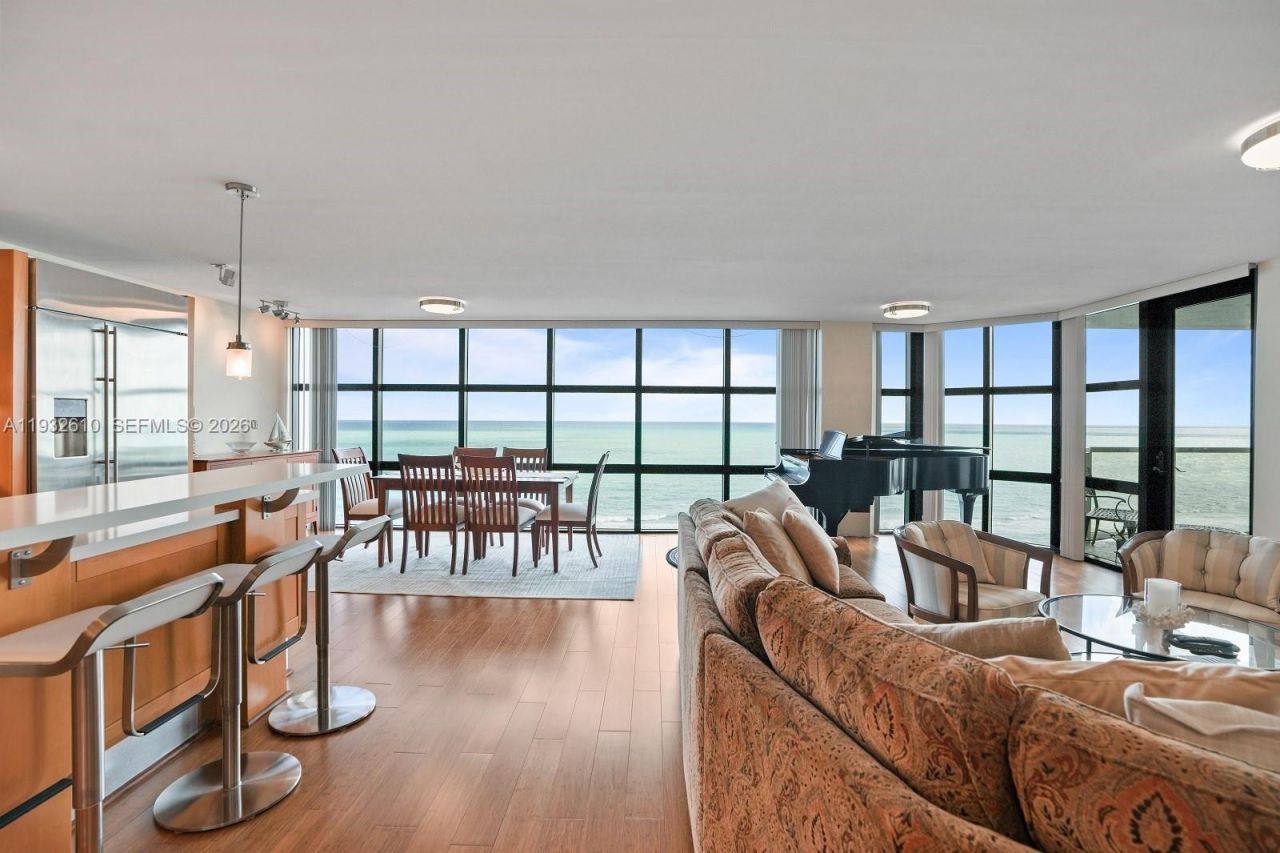 6423 Collins Ave, Unit 1005, Miami Beach, FL 33141 Photo
