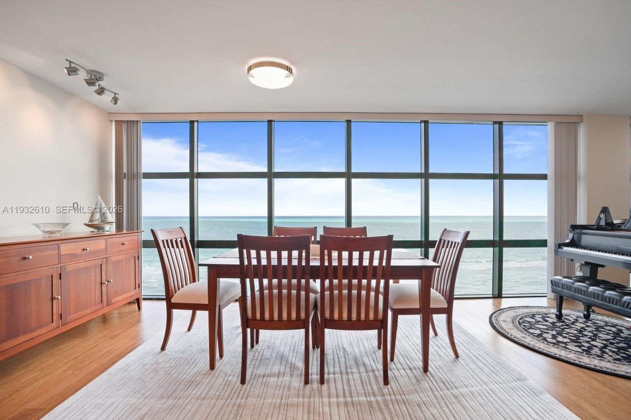 6423 Collins Ave, Unit 1005, Miami Beach, FL 33141 Photo