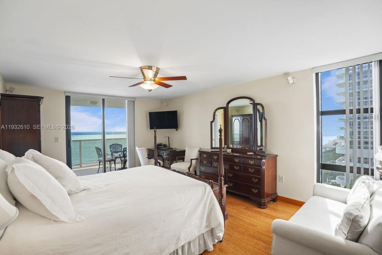 6423 Collins Ave, Unit 1005, Miami Beach, FL 33141 Photo