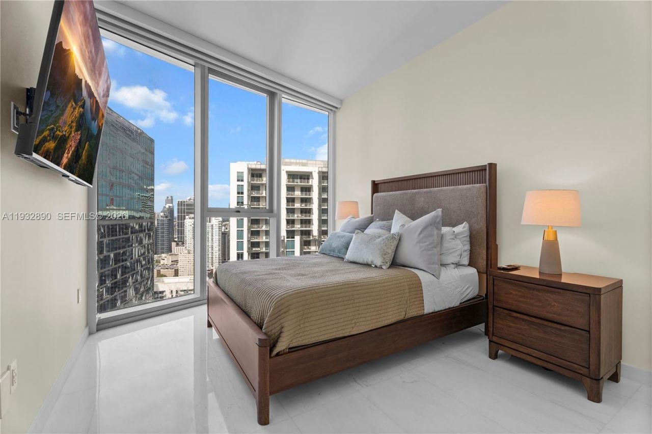 300 Biscayne Boulevard Way, Unit 4007W, Miami, FL 33131 Photo