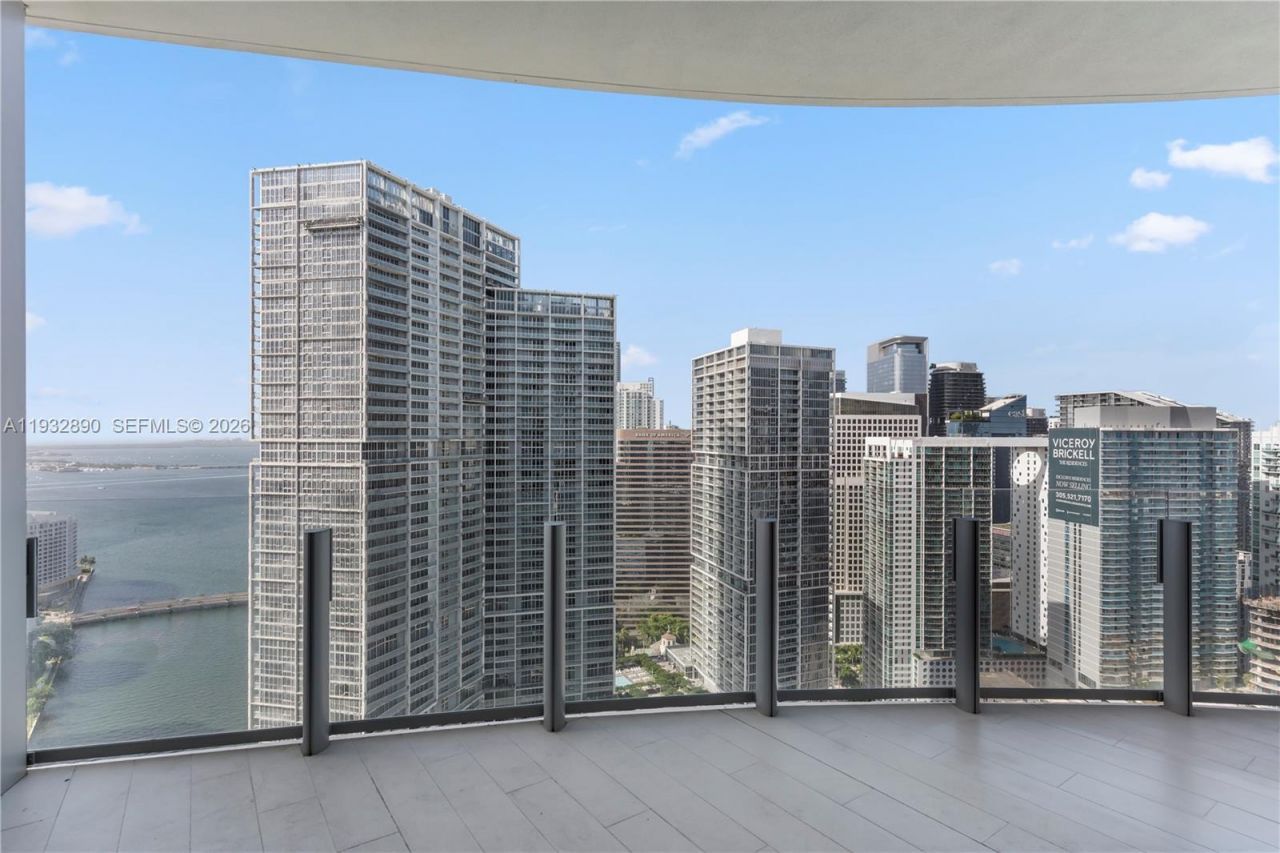 300 Biscayne Boulevard Way, Unit 4007W, Miami, FL 33131 Photo