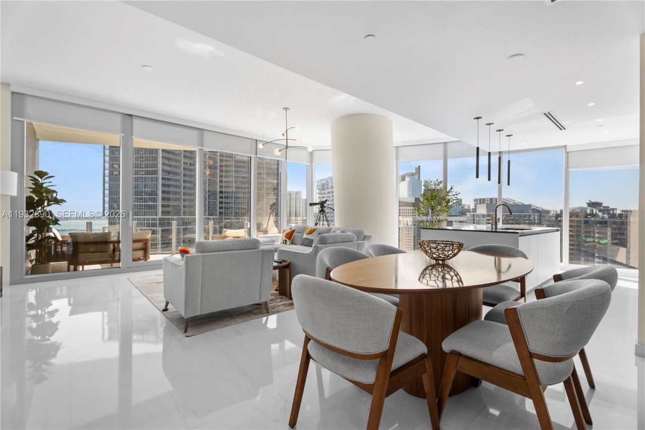 300 Biscayne Boulevard Way, Unit 4007W, Miami, FL 33131 Photo