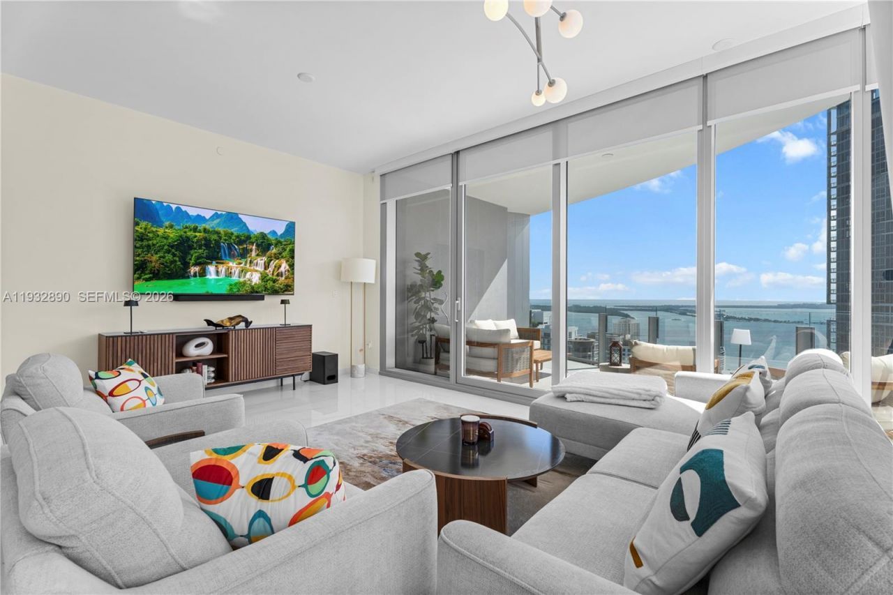 300 Biscayne Boulevard Way, Unit 4007W, Miami, FL 33131 Photo