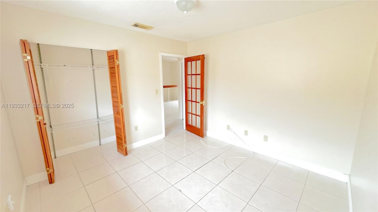 2220 W 74th St , Unit 201-16, Hialeah, FL 33016 Photo