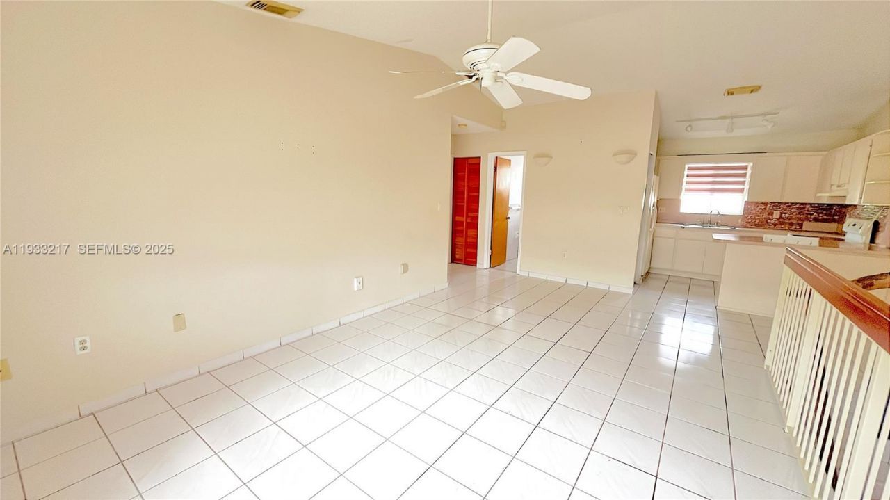 2220 W 74th St , Unit 201-16, Hialeah, FL 33016 Photo