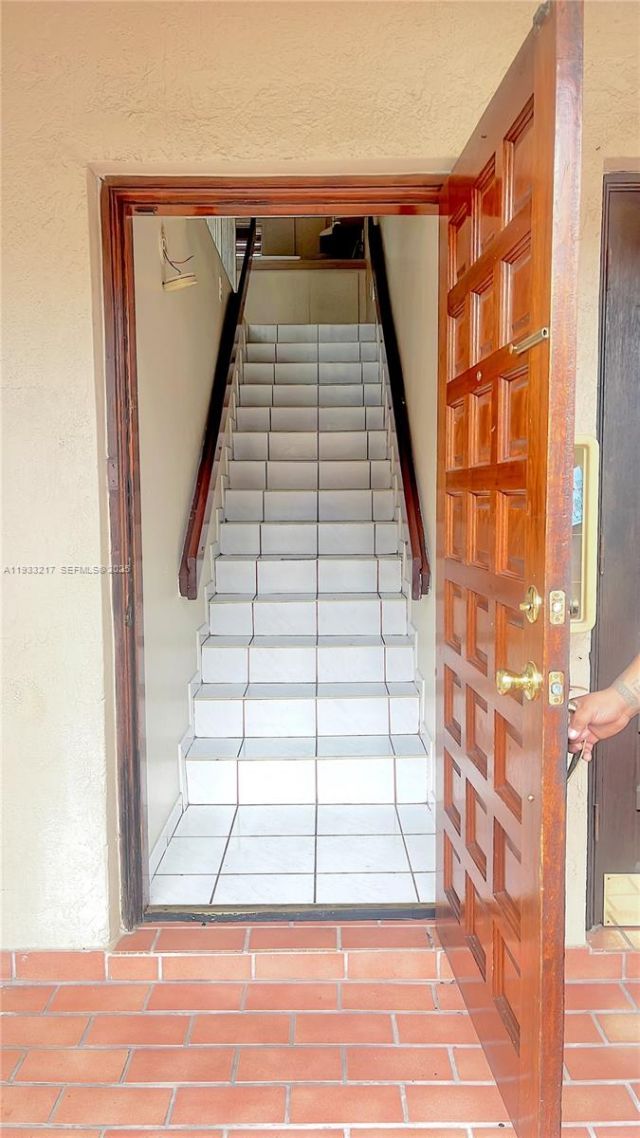 2220 W 74th St , Unit 201-16, Hialeah, FL 33016 Photo