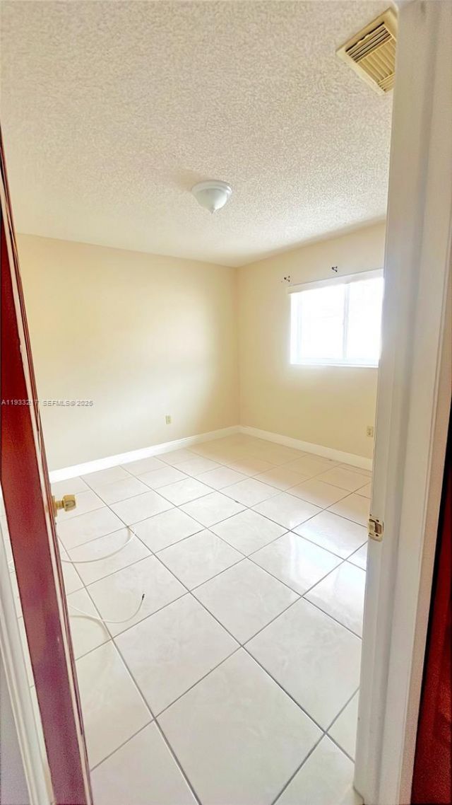2220 W 74th St , Unit 201-16, Hialeah, FL 33016 Photo