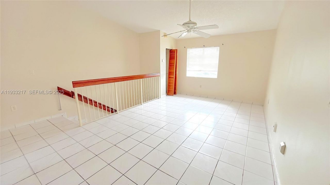 2220 W 74th St , Unit 201-16, Hialeah, FL 33016 Photo
